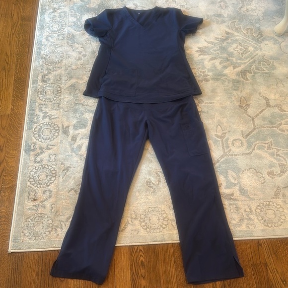Med Couture Navy Blue MATERNITY Scrub Set- Small - Picture 5 of 5